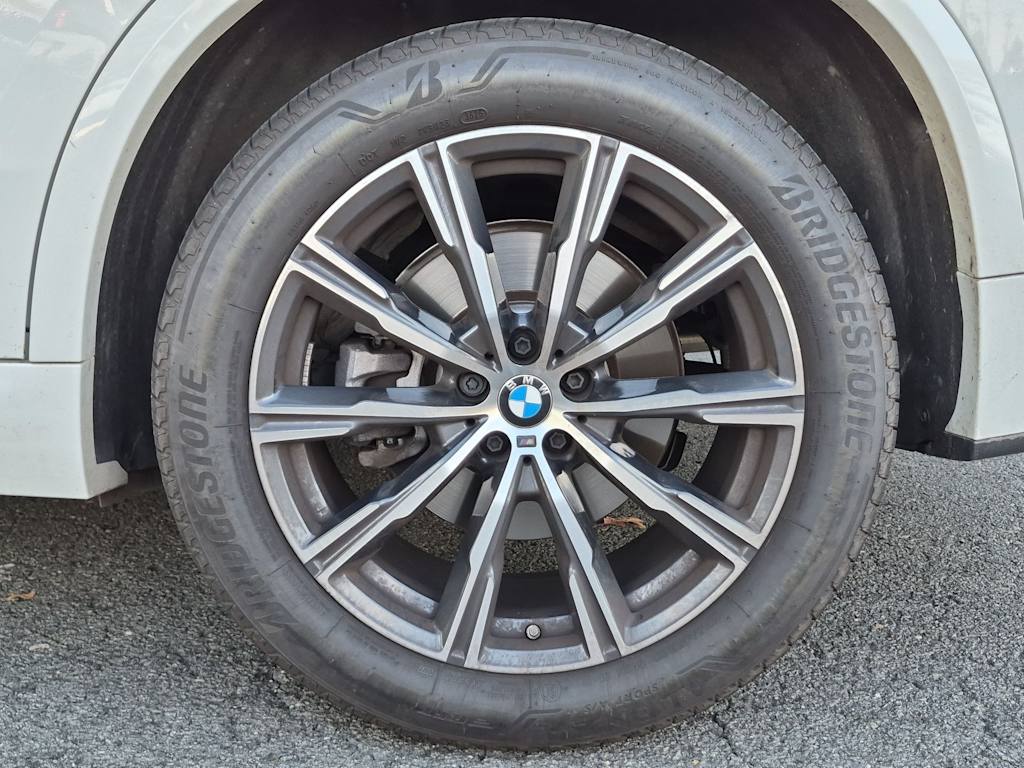 Thumbnail: 2026 BMW X5 - 8
