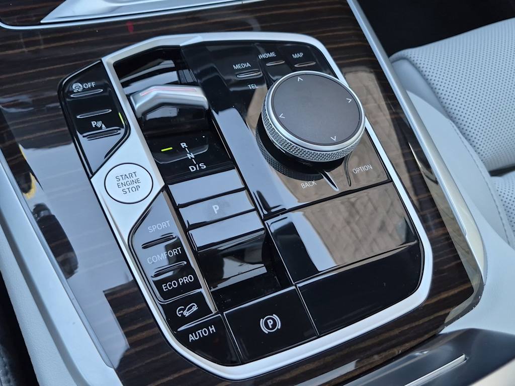 Thumbnail: 2026 BMW X5 - 16