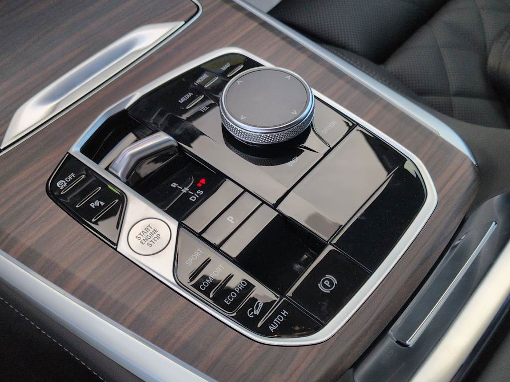 Thumbnail: 2026 BMW X5 - 36