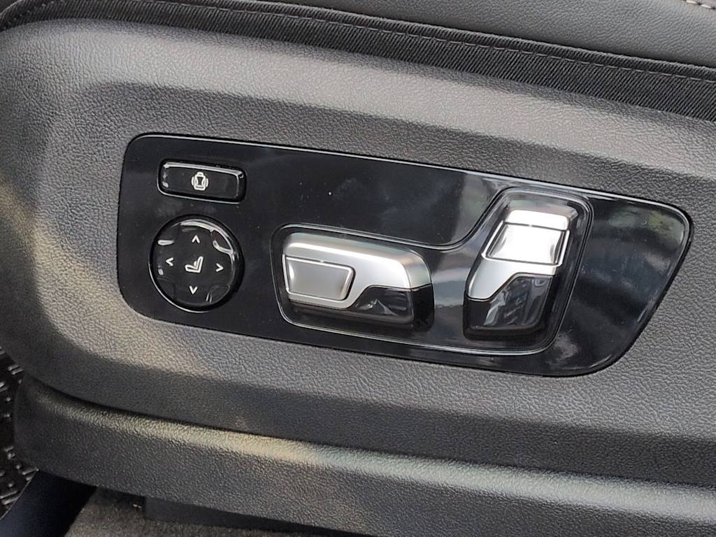 Thumbnail: 2026 BMW X5 - 25