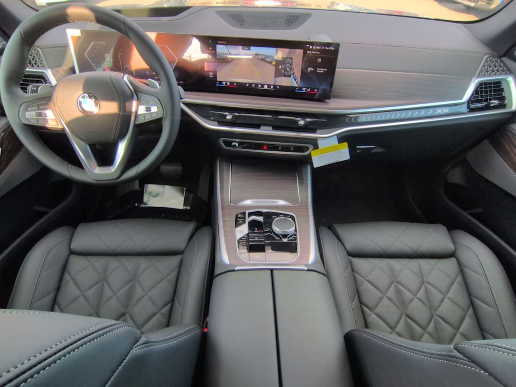 Thumbnail: 2026 BMW X5 - 10