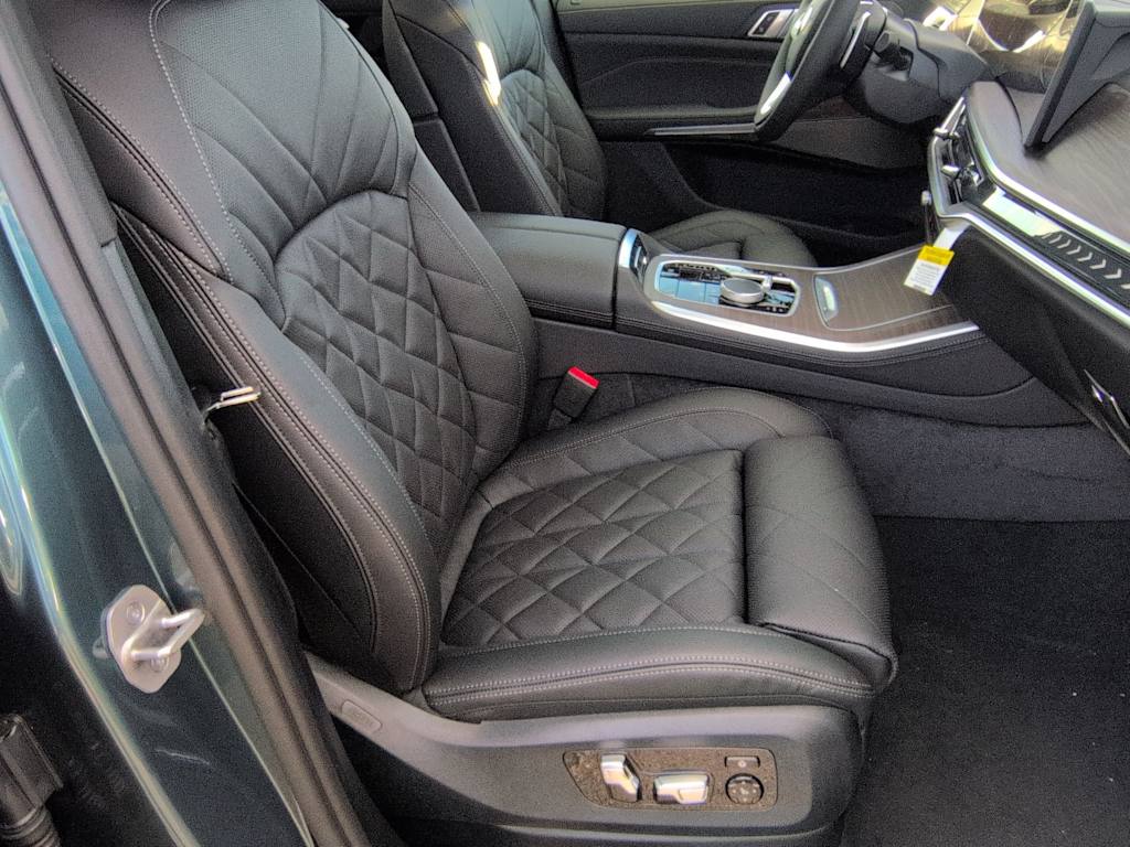 Thumbnail: 2026 BMW X5 - 12