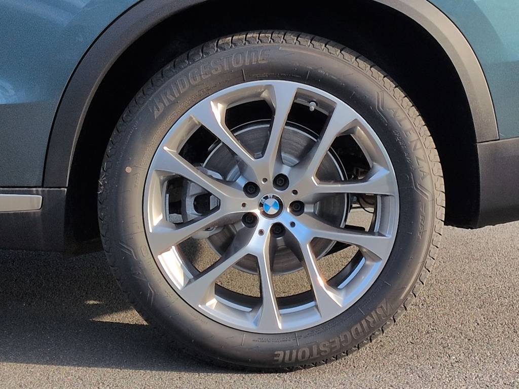 Thumbnail: 2026 BMW X5 - 8