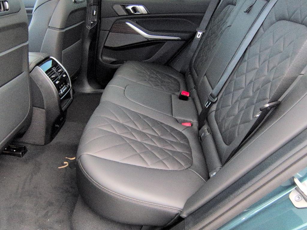 Thumbnail: 2026 BMW X5 - 13
