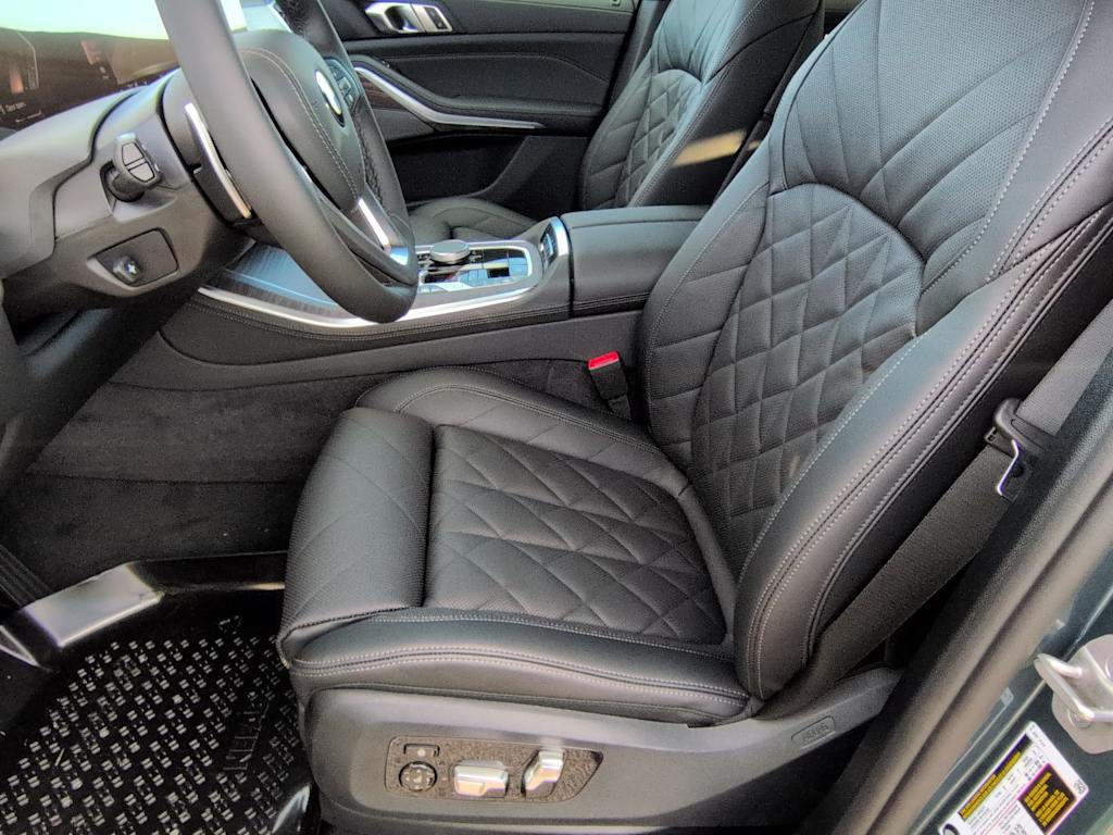 Thumbnail: 2026 BMW X5 - 11