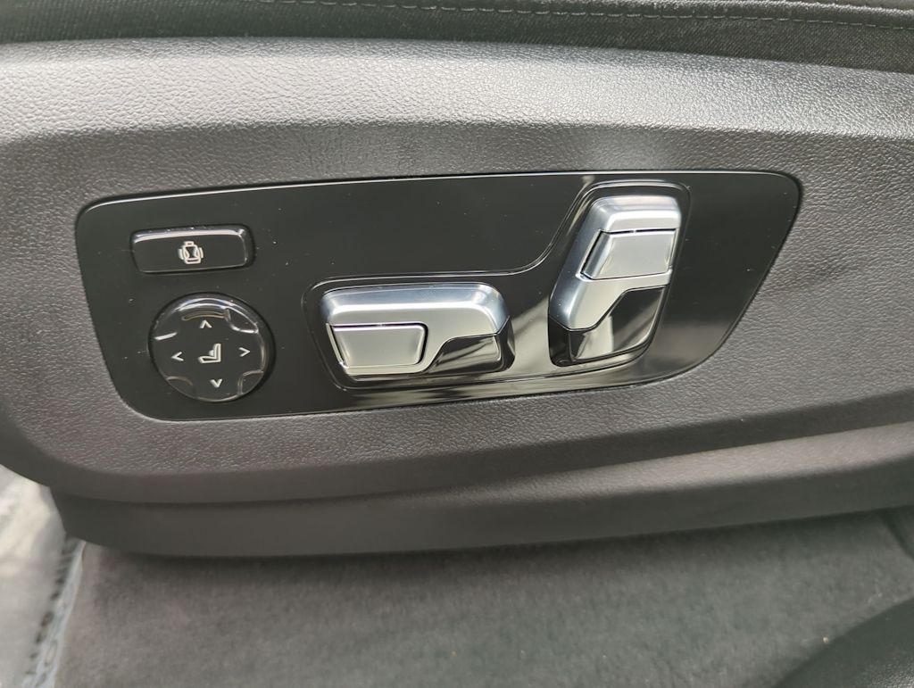 Thumbnail: 2024 BMW X5 - 24