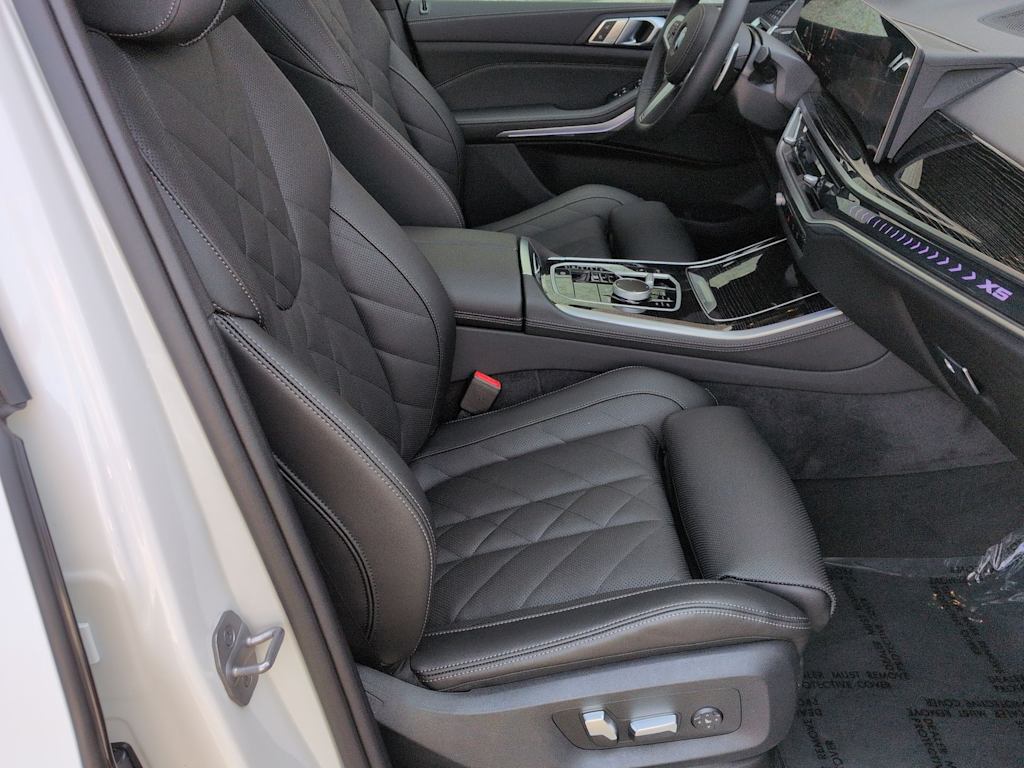 Thumbnail: 2026 BMW X5 - 12
