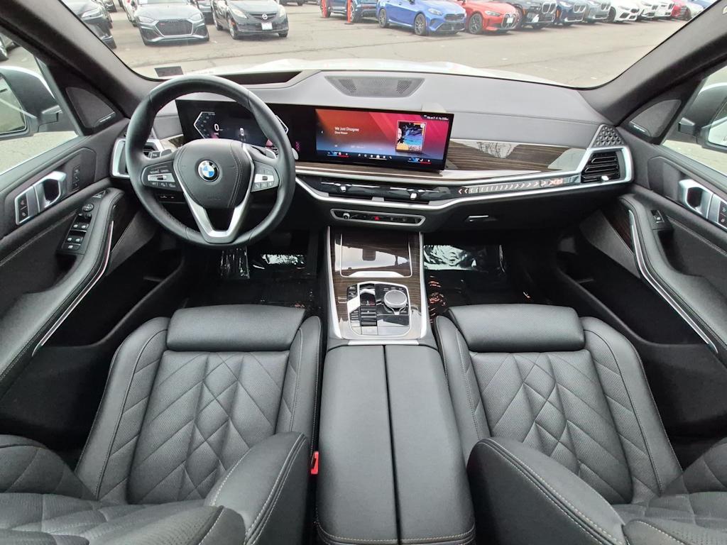 Thumbnail: 2024 BMW X5 - 10
