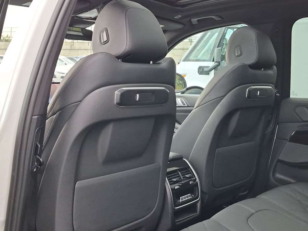 Thumbnail: 2024 BMW X5 - 13
