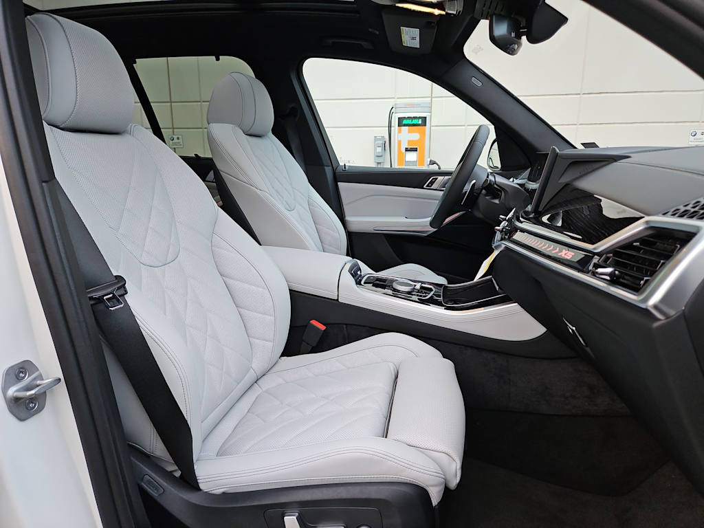 Thumbnail: 2026 BMW X5 - 12
