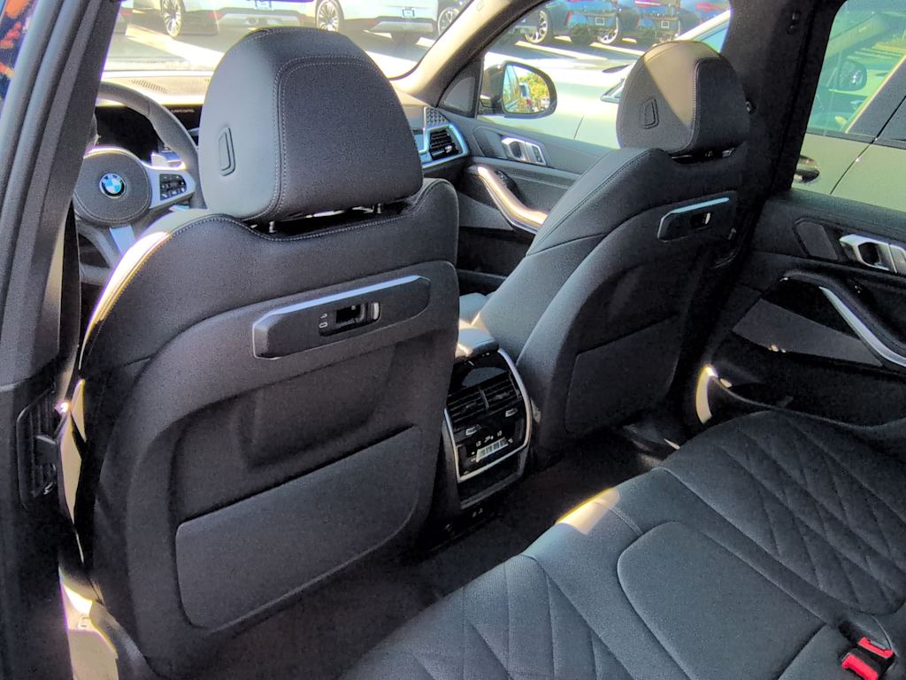 Thumbnail: 2026 BMW X5 - 13