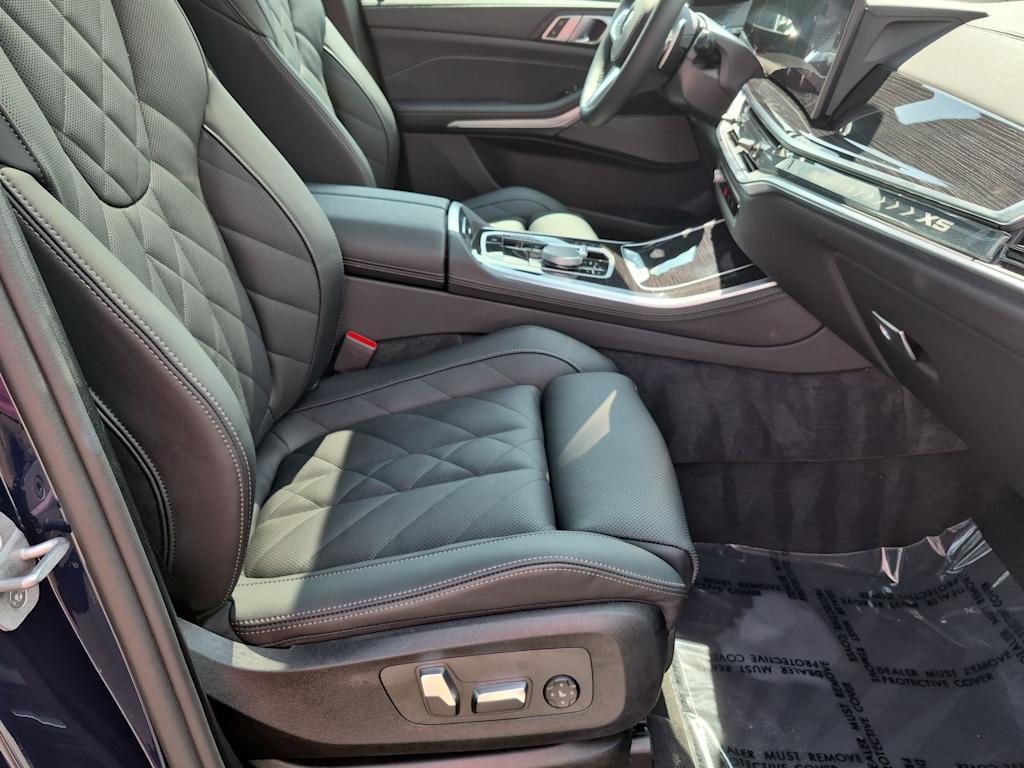 Thumbnail: 2026 BMW X5 - 12