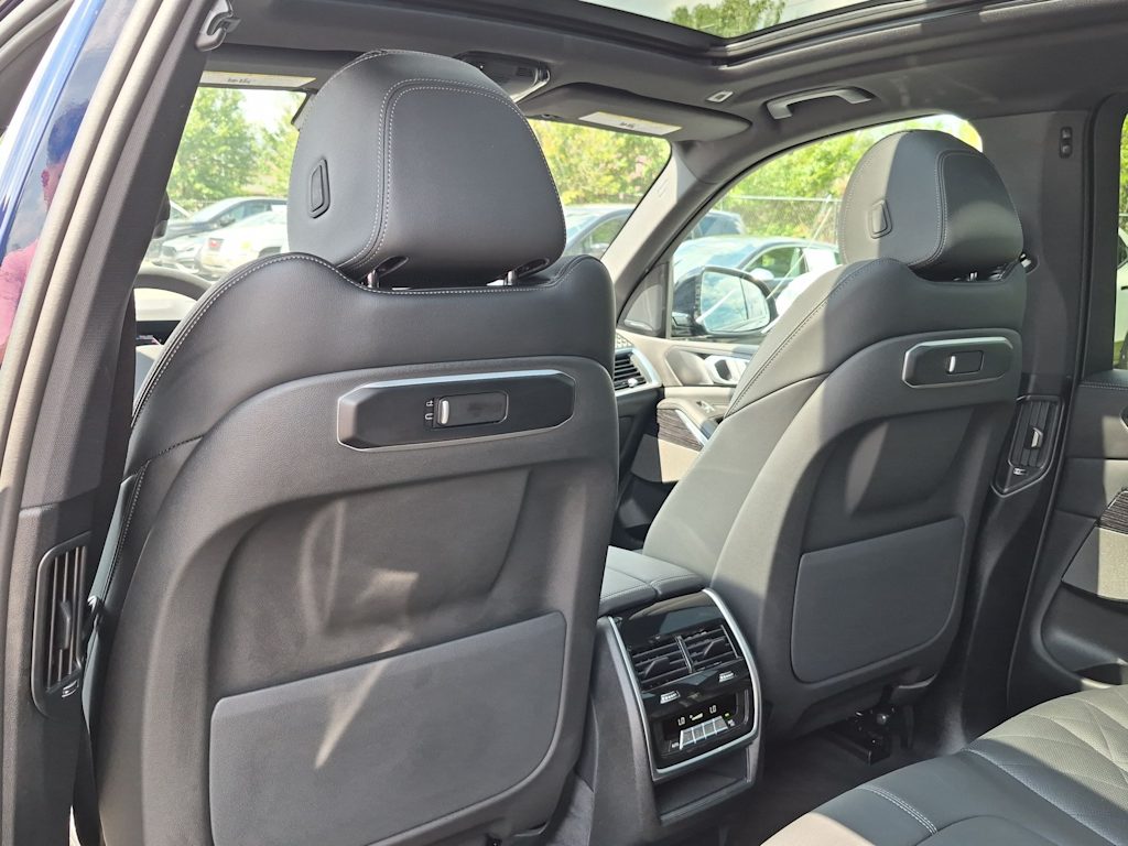 Thumbnail: 2026 BMW X5 - 13