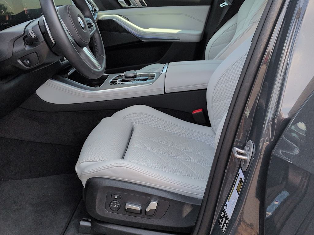 Thumbnail: 2026 BMW X5 - 10
