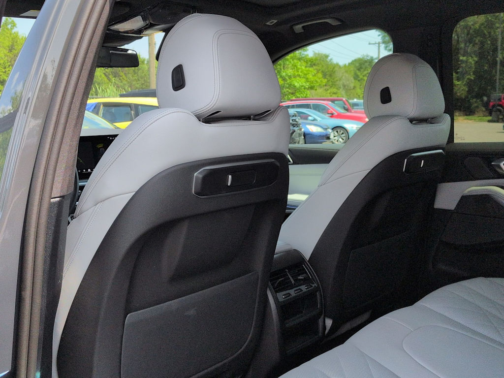Thumbnail: 2026 BMW X5 - 12