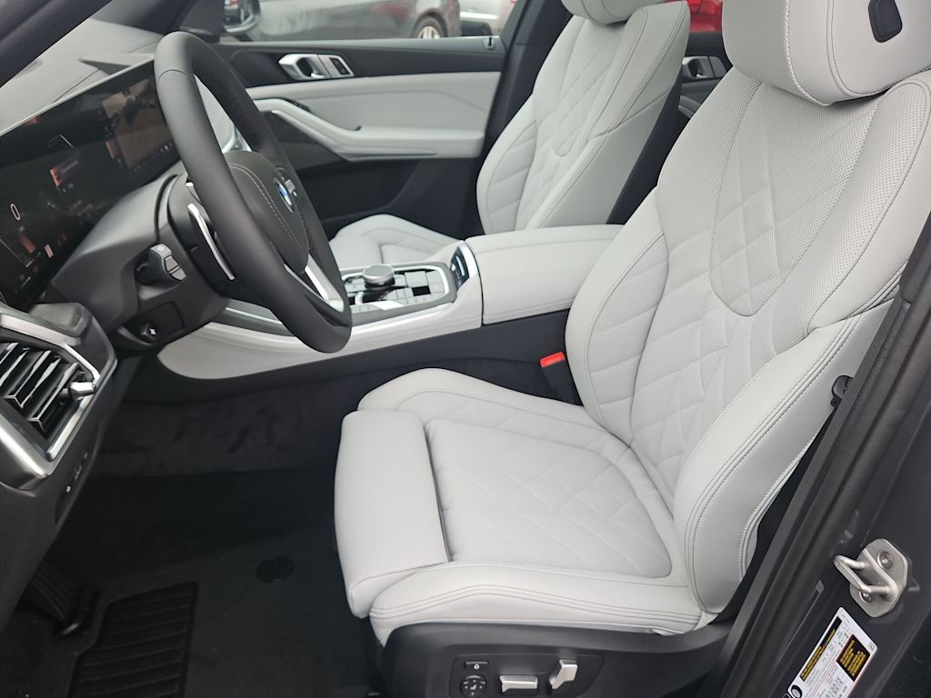 Thumbnail: 2026 BMW X5 - 11