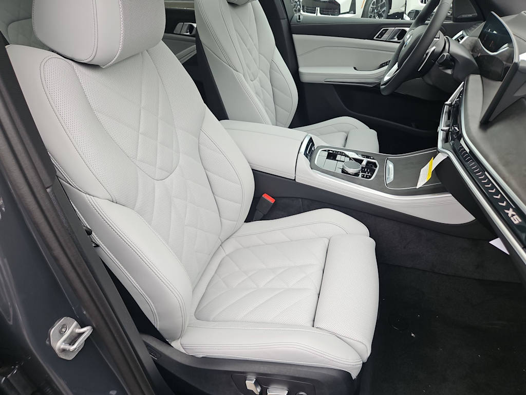 Thumbnail: 2026 BMW X5 - 12