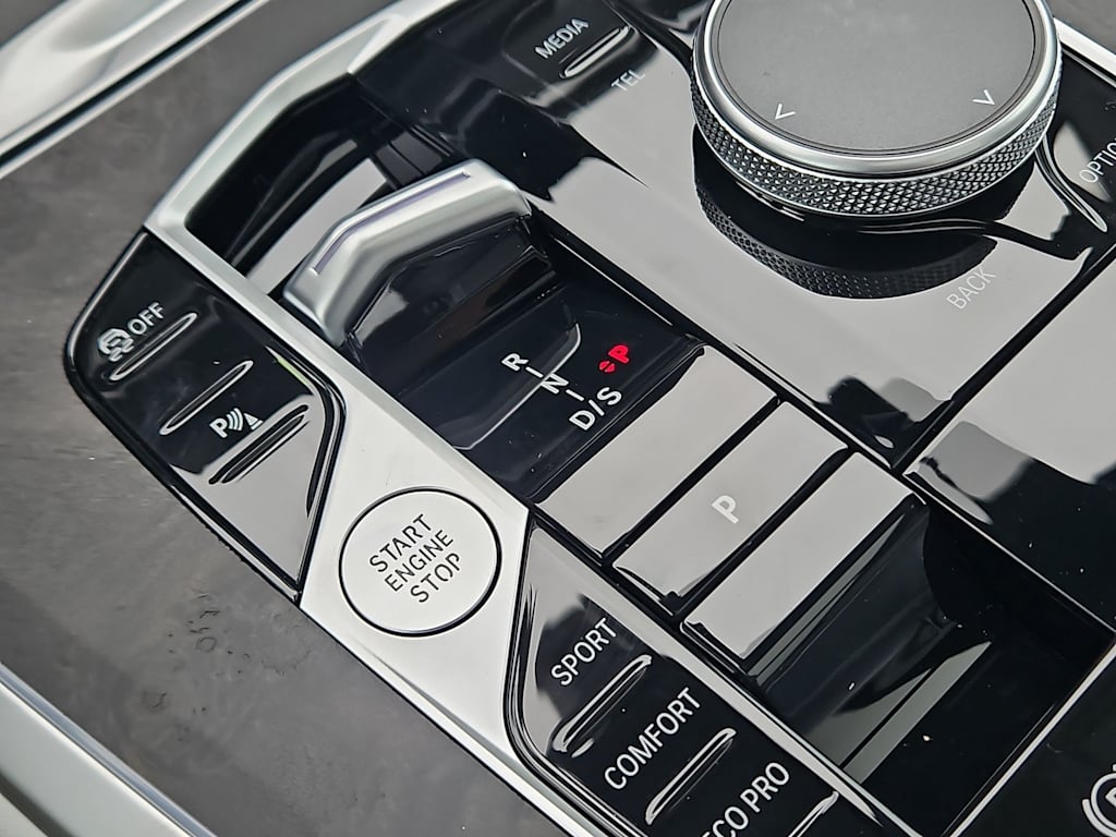 Thumbnail: 2026 BMW X5 - 15