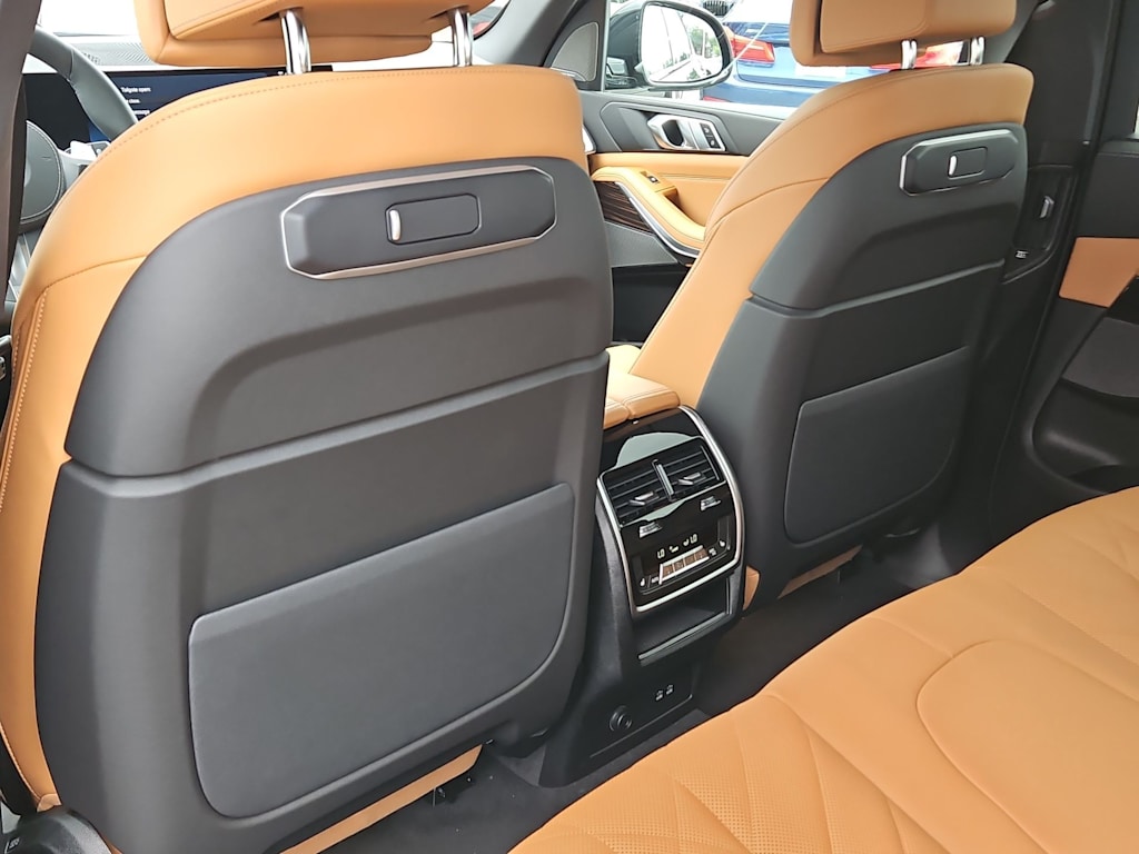 Thumbnail: 2026 BMW X5 - 13