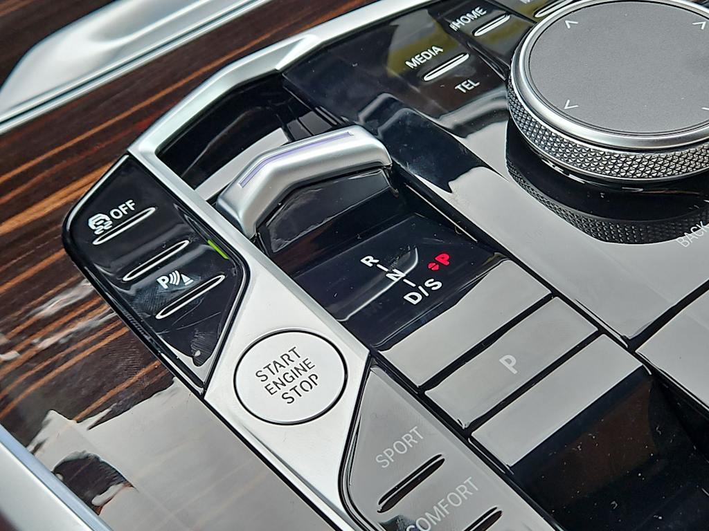 Thumbnail: 2026 BMW X5 - 15