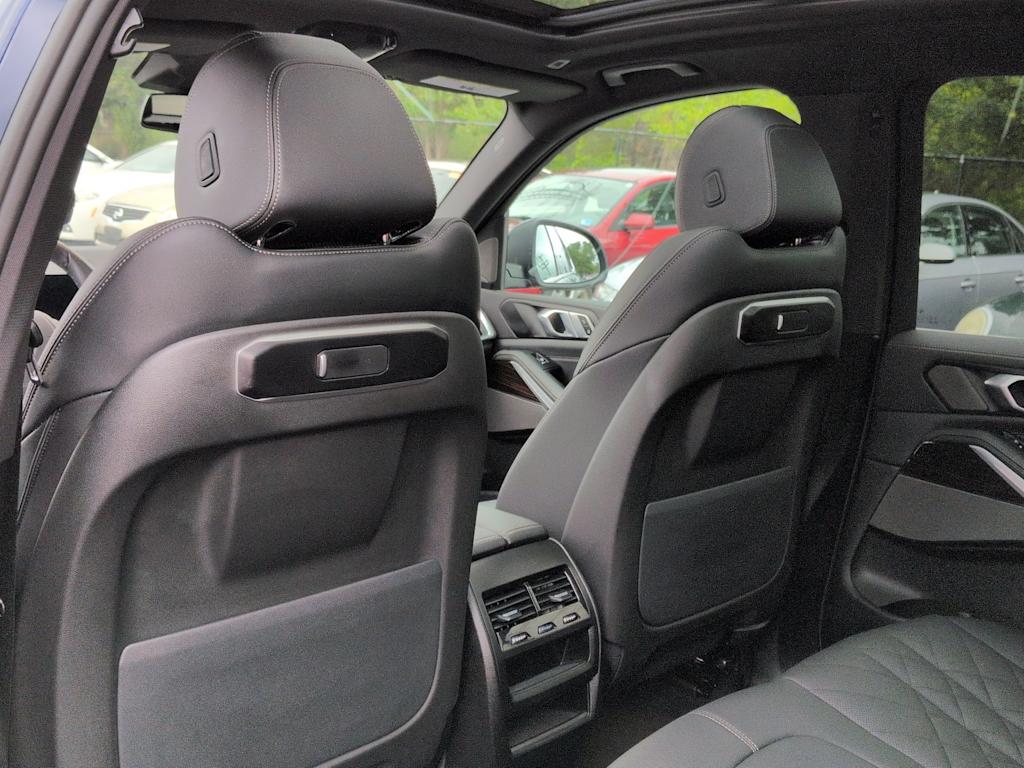 Thumbnail: 2026 BMW X5 - 13