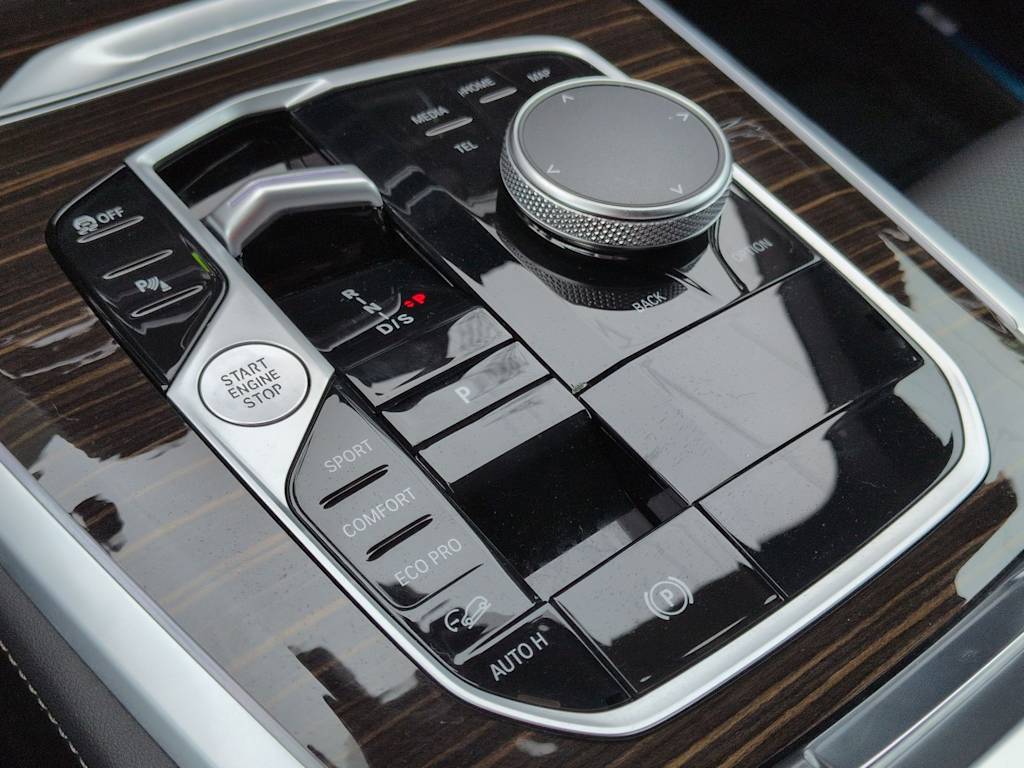 Thumbnail: 2026 BMW X5 - 16