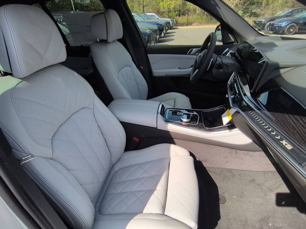 Thumbnail: 2026 BMW X5 - 12