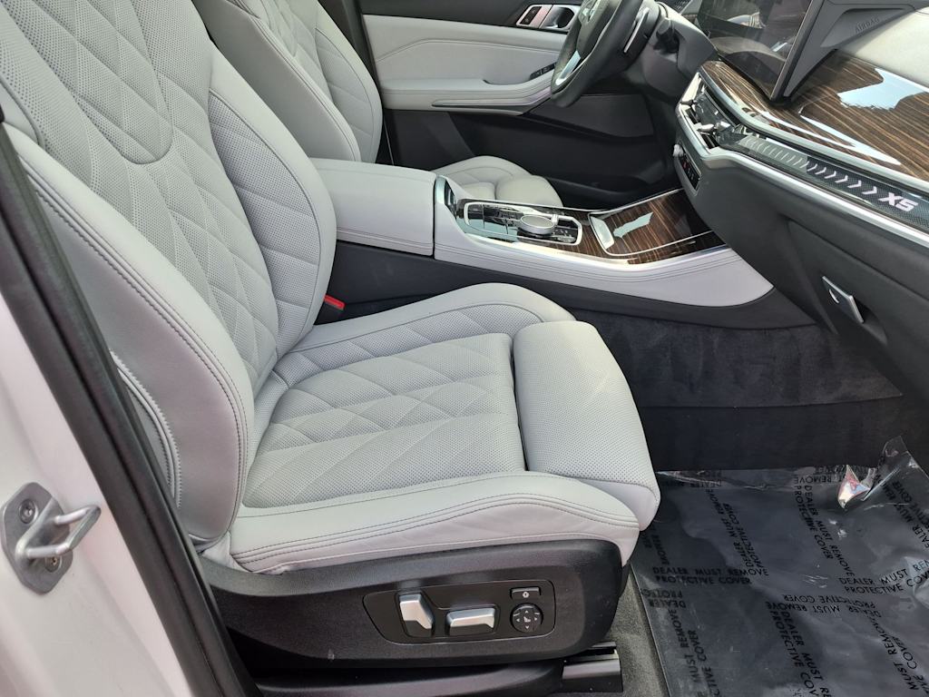 Thumbnail: 2024 BMW X5 - 12