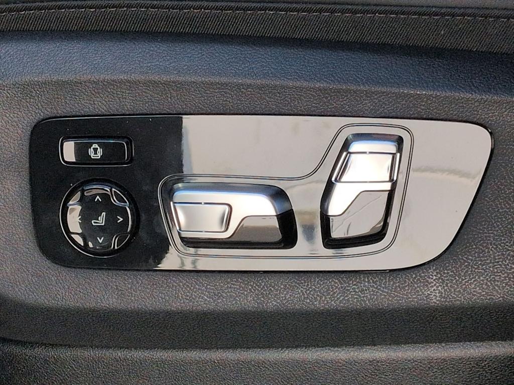 Thumbnail: 2026 BMW X5 - 26