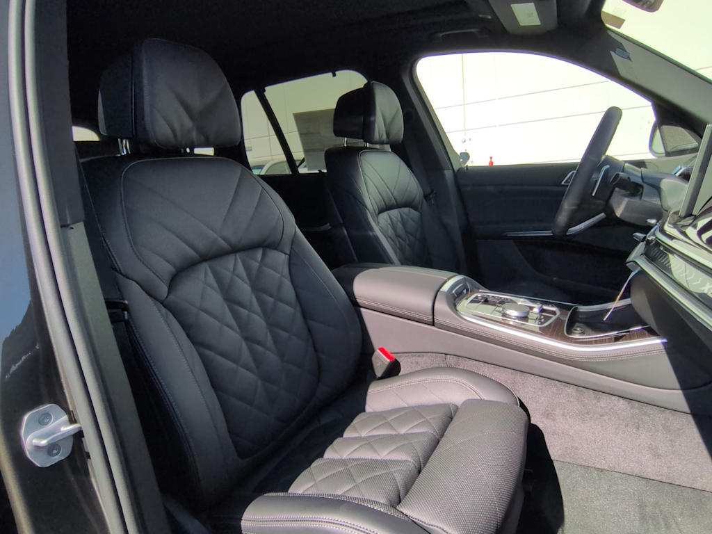 Thumbnail: 2026 BMW X5 - 12