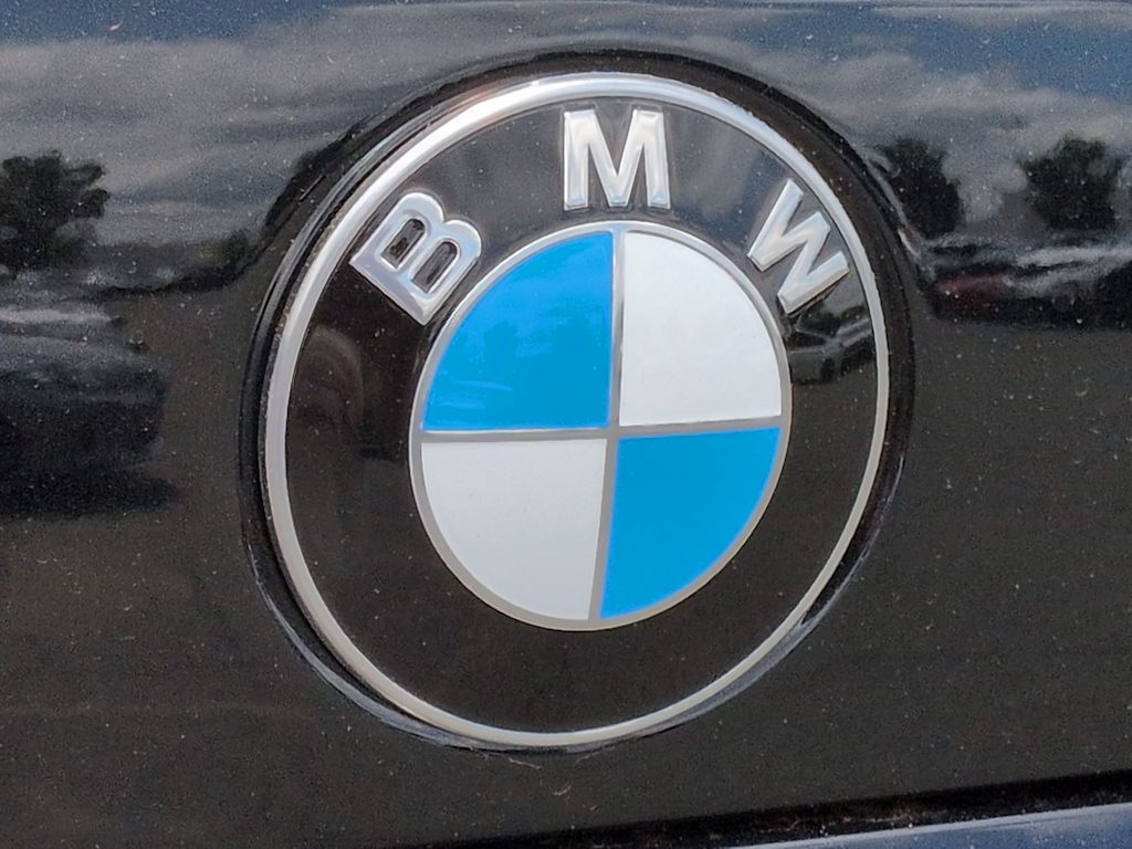 Thumbnail: 2027 BMW X7 - 7