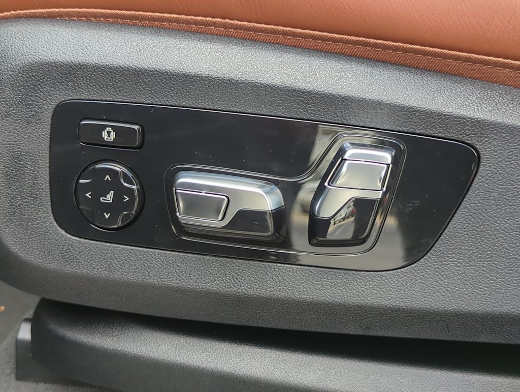 Thumbnail: 2026 BMW X7 - 24