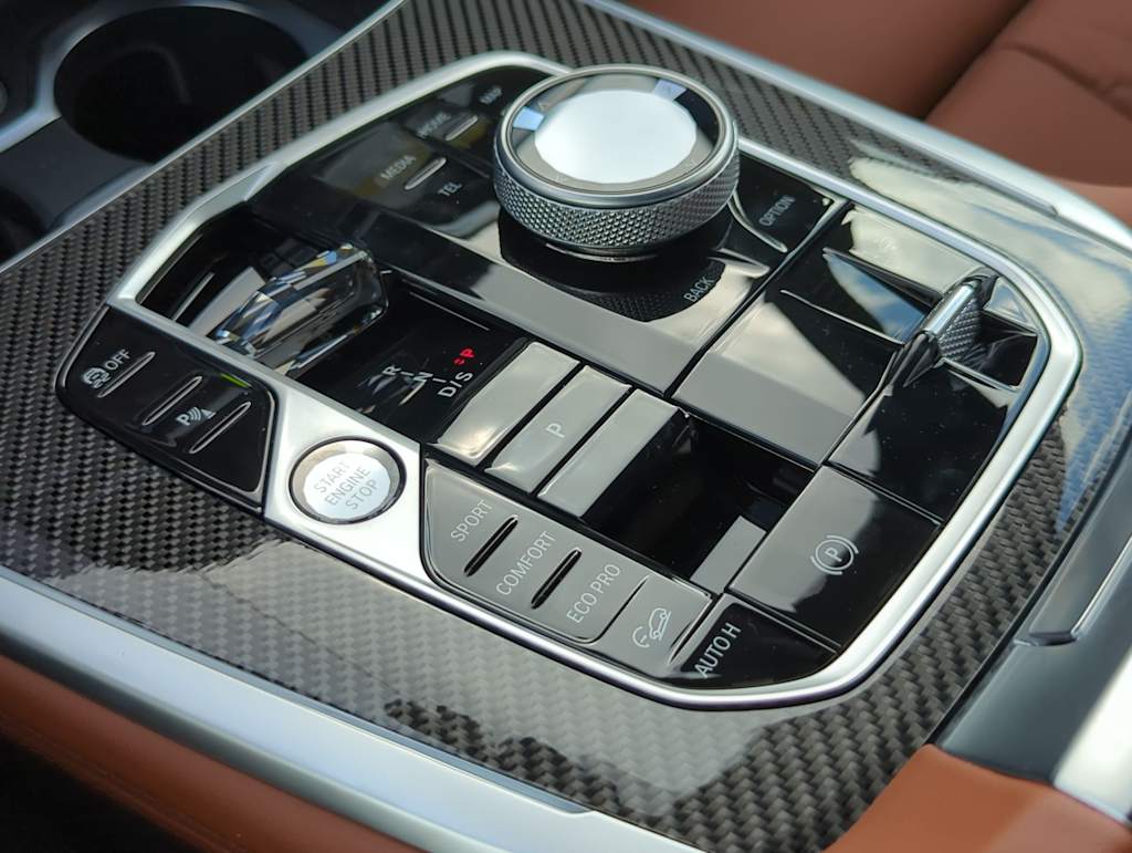 Thumbnail: 2026 BMW X7 - 35