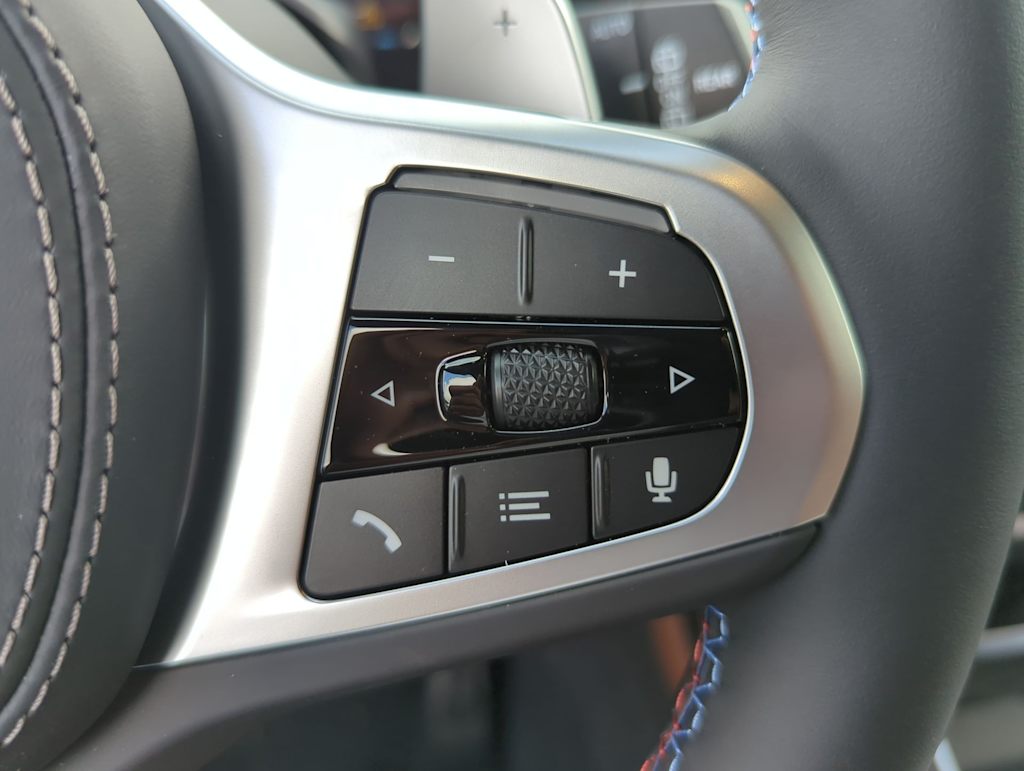 Thumbnail: 2026 BMW X7 - 30