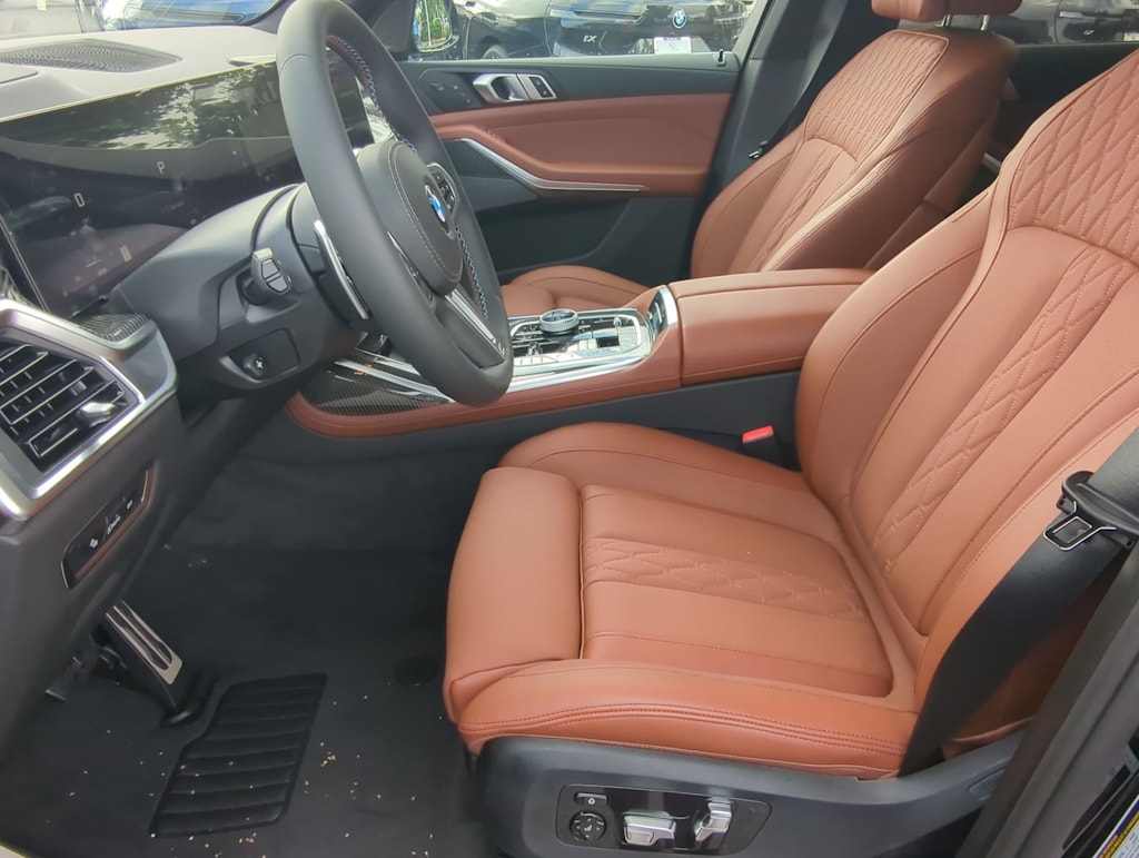 Thumbnail: 2026 BMW X7 - 11