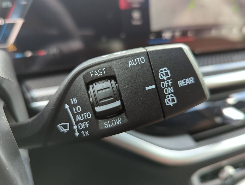 Thumbnail: 2026 BMW X7 - 14