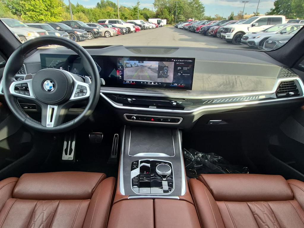 Thumbnail: 2025 BMW X7 - 10