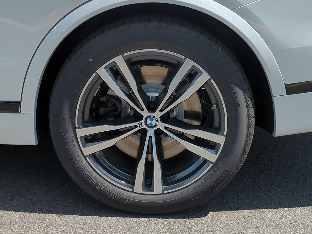 Thumbnail: 2026 BMW X7 - 8