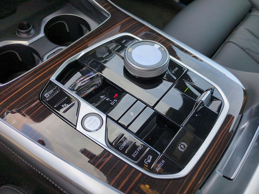 Thumbnail: 2026 BMW X7 - 37