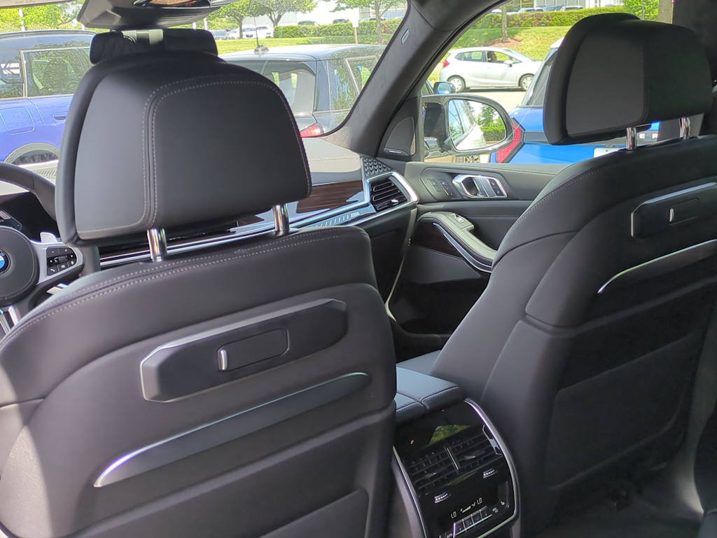 Thumbnail: 2026 BMW X7 - 25