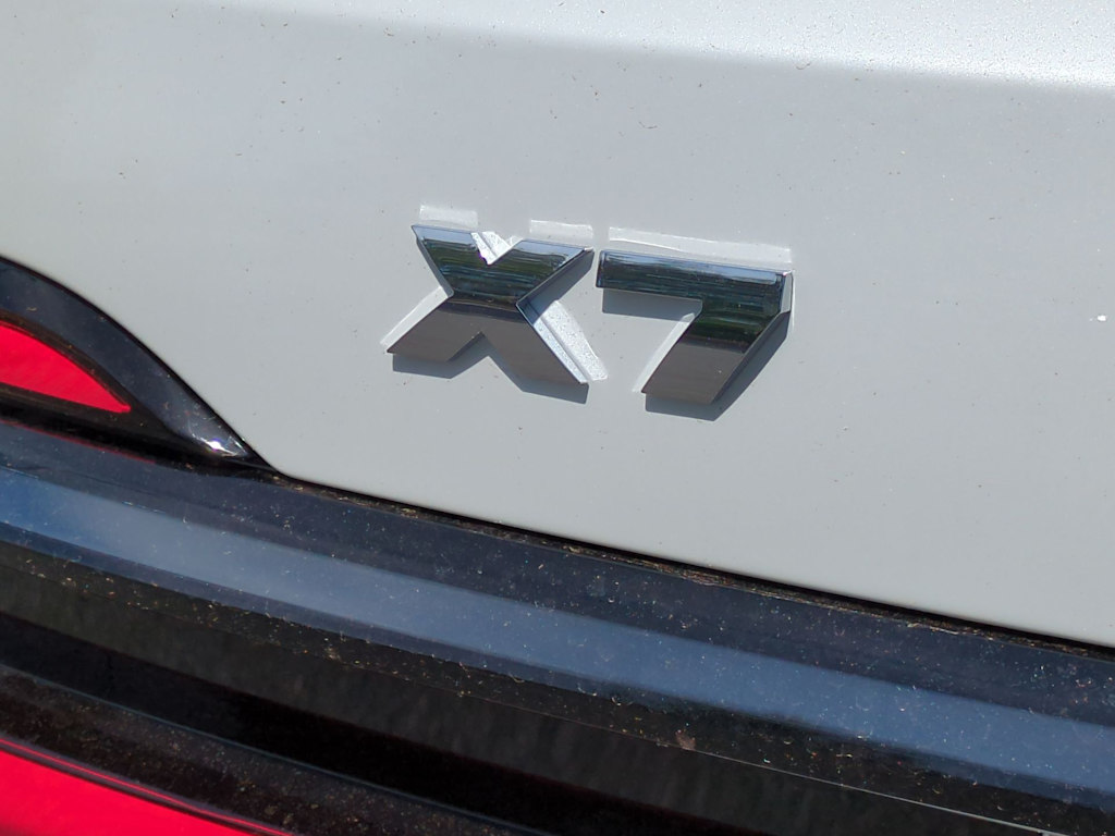 Thumbnail: 2026 BMW X7 - 23