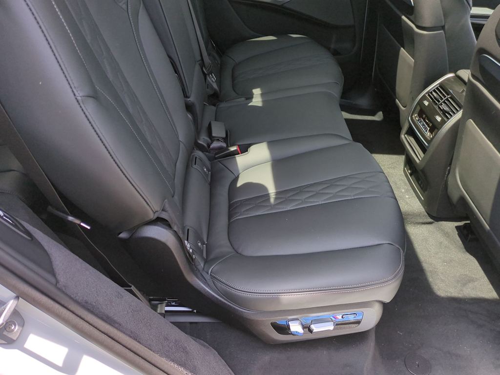Thumbnail: 2026 BMW X7 - 27