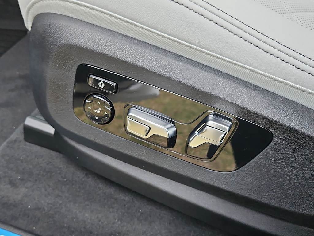 Thumbnail: 2026 BMW X5 - 24
