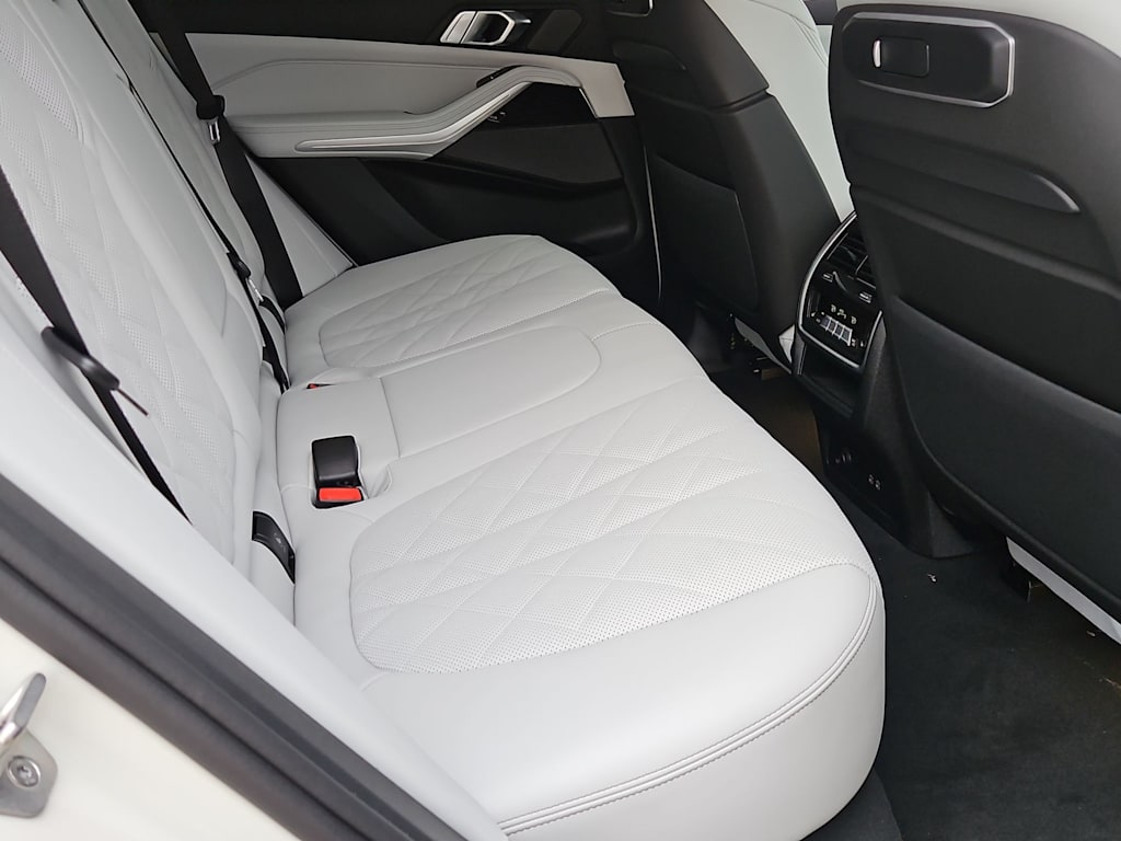 Thumbnail: 2026 BMW X5 - 25
