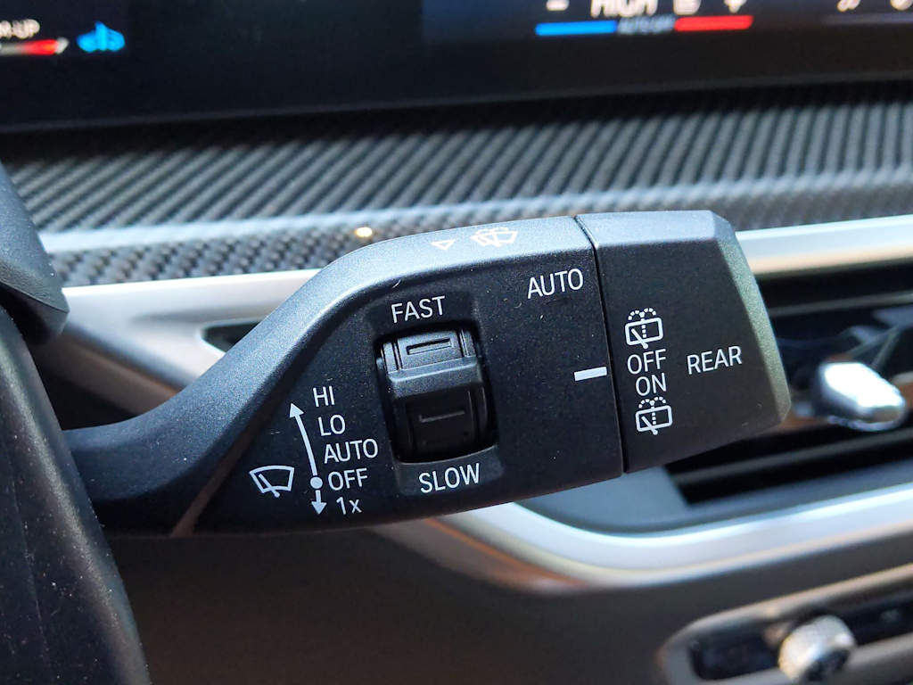 2024 BMW X5 M60i 25