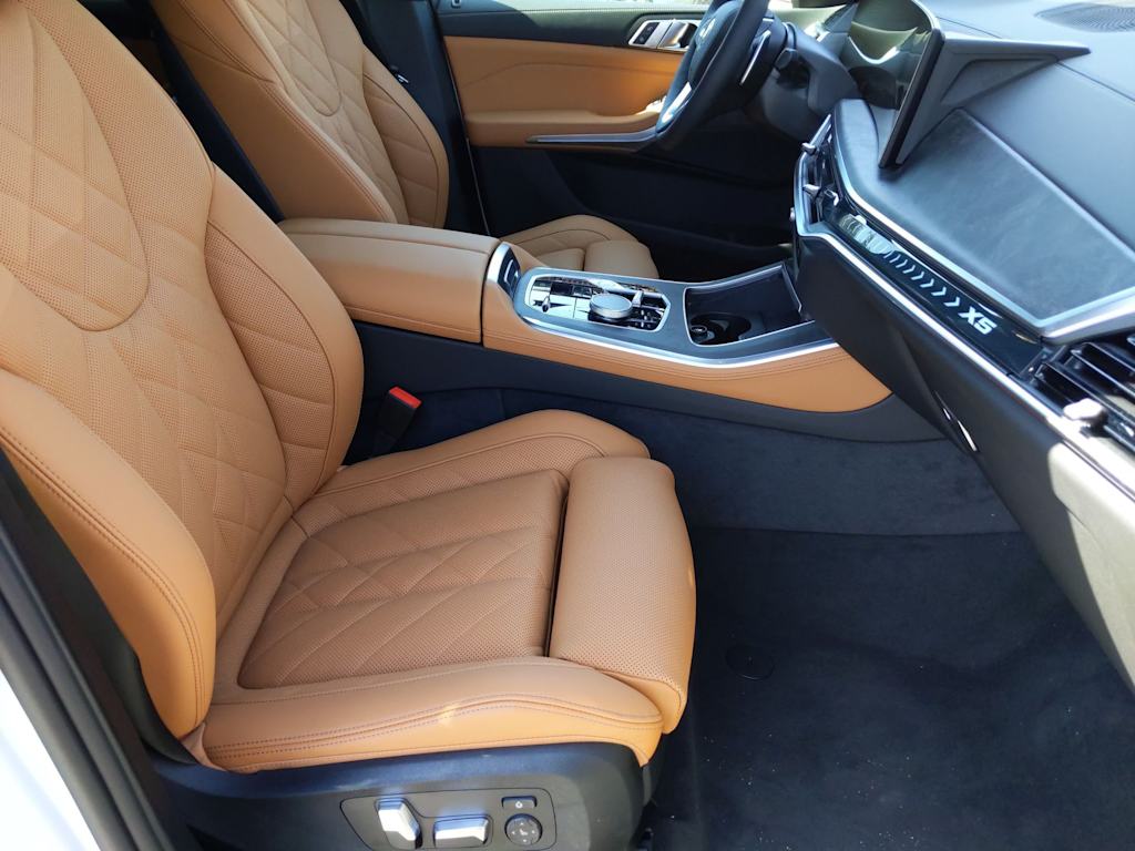 Thumbnail: 2025 BMW X5 - 12