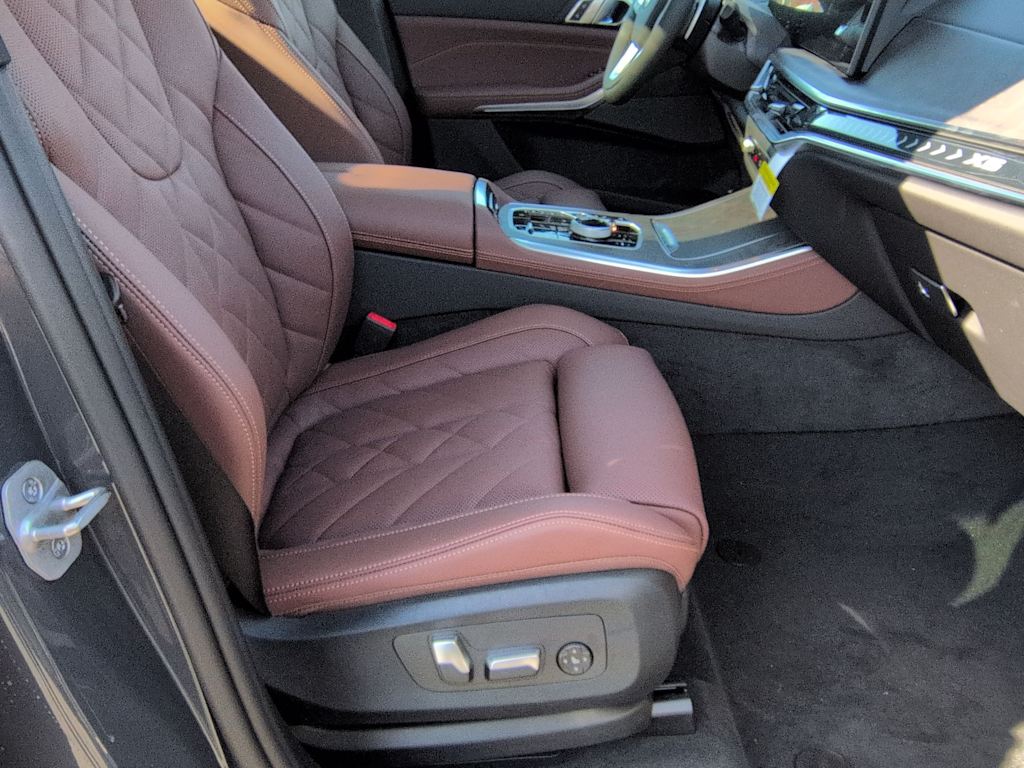 Thumbnail: 2026 BMW X5 - 12