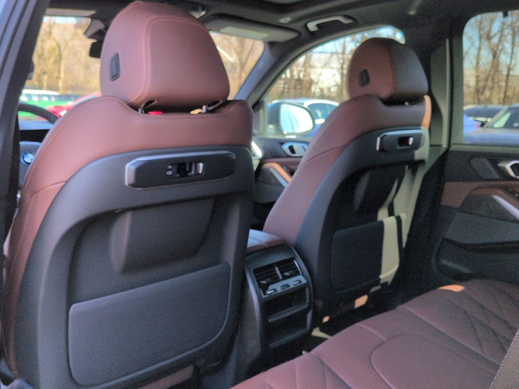 Thumbnail: 2026 BMW X5 - 13