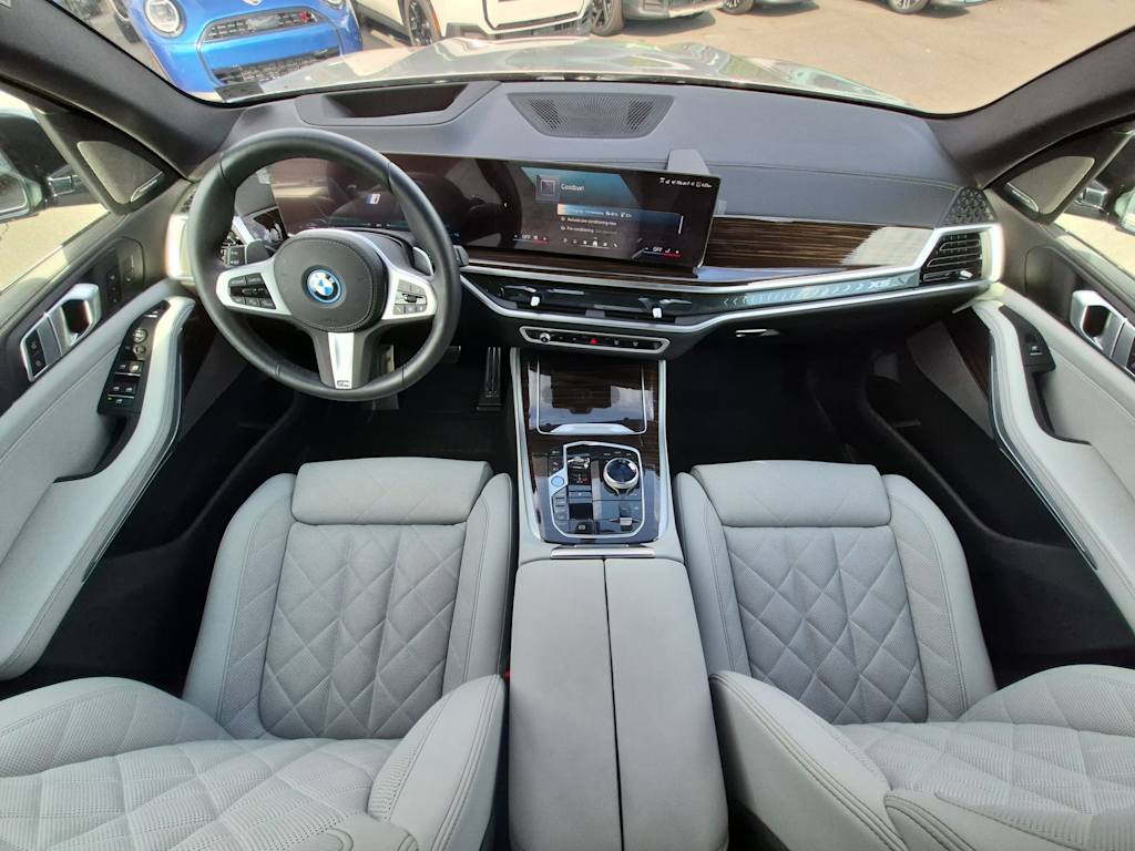 Thumbnail: 2025 BMW X5 - 10
