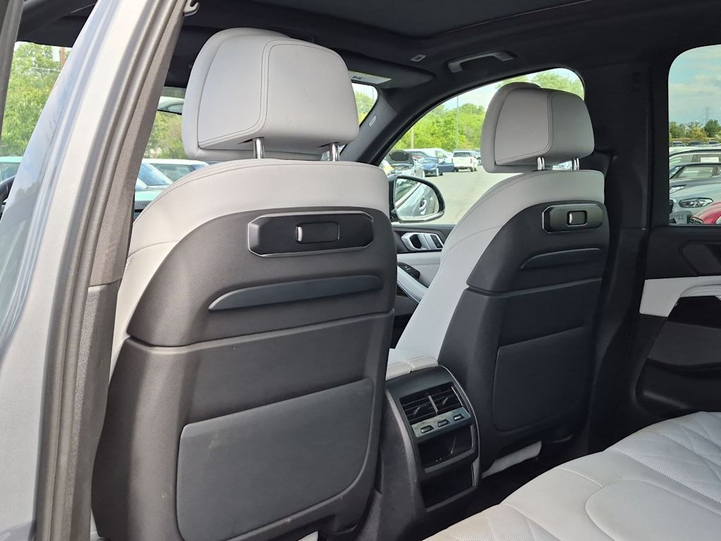 Thumbnail: 2025 BMW X5 - 13